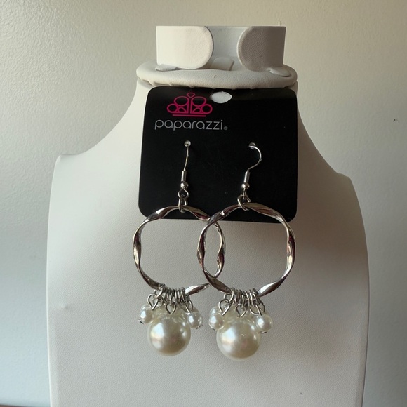 Paparazzi Silver White Pearl Hoop Earrings - Picture 1 of 3